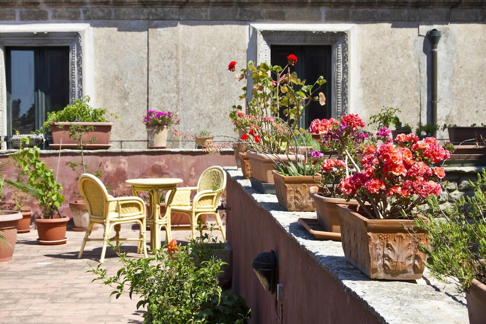 Hotel Elimo — Hotel building in Erice, Sicily