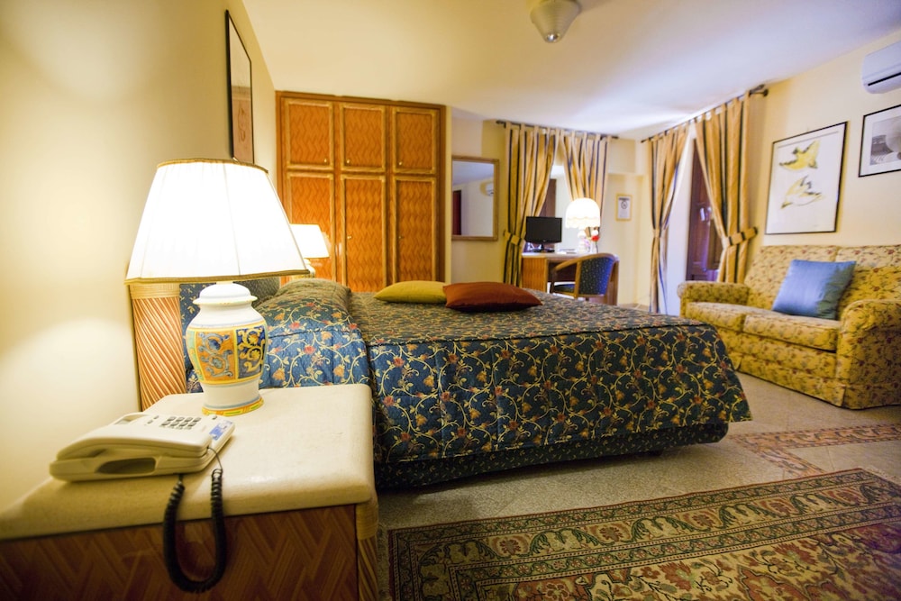 Hotel Elimo — Hotel rooms in Erice, Sicily