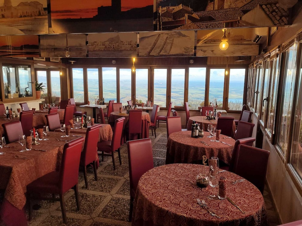 Hotel Elimo — Restaurant & bars in Erice, Sicily