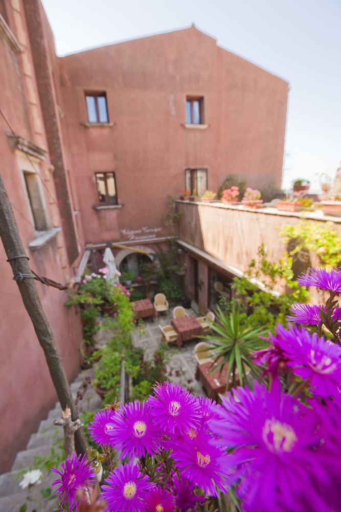 Hotel Elimo — Restaurant & bars in Erice, Sicily