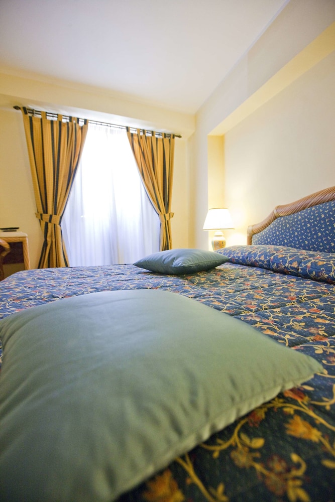 Hotel Elimo — Hotel rooms in Erice, Sicily