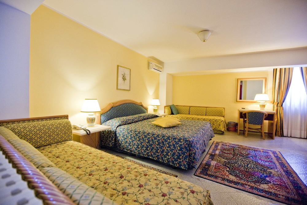 Hotel Elimo — Hotel rooms in Erice, Sicily