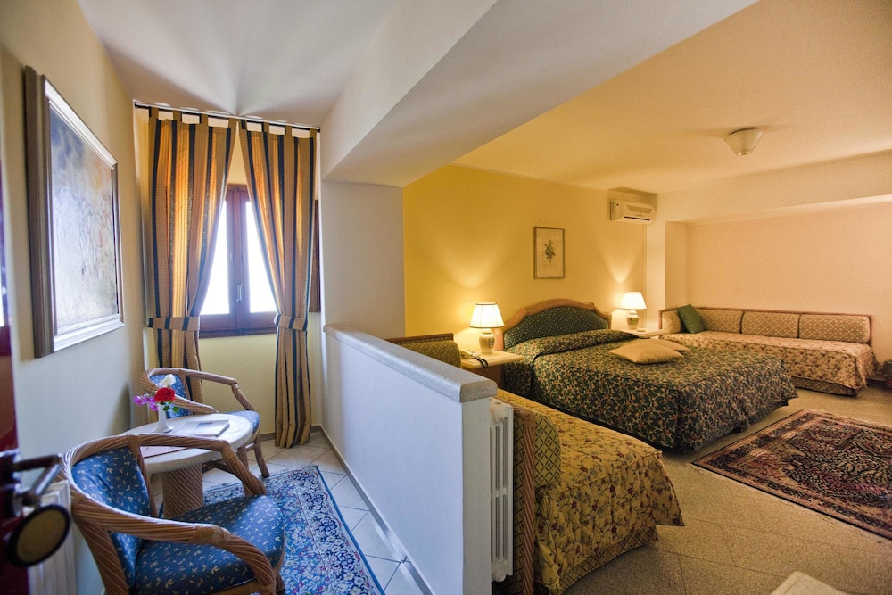 Hotel Elimo — Hotel rooms in Erice, Sicily