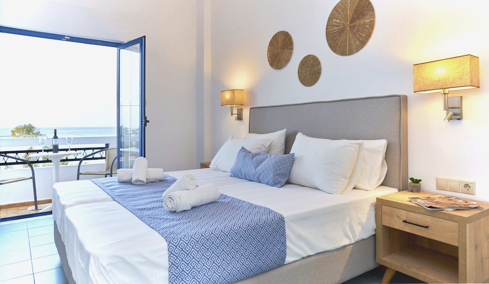 Veneto Sea View Apartments — Hotel rooms in Stalida