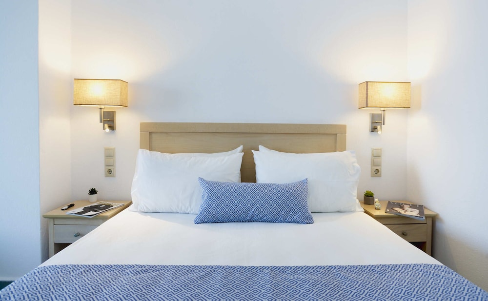 Veneto Sea View Apartments — Hotel rooms in Stalida