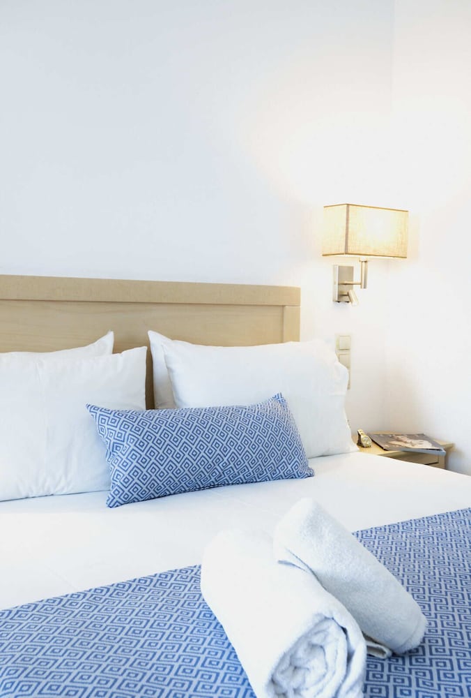 Veneto Sea View Apartments — Hotel rooms in Stalida