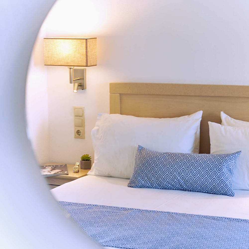 Veneto Sea View Apartments — Hotel rooms in Stalida