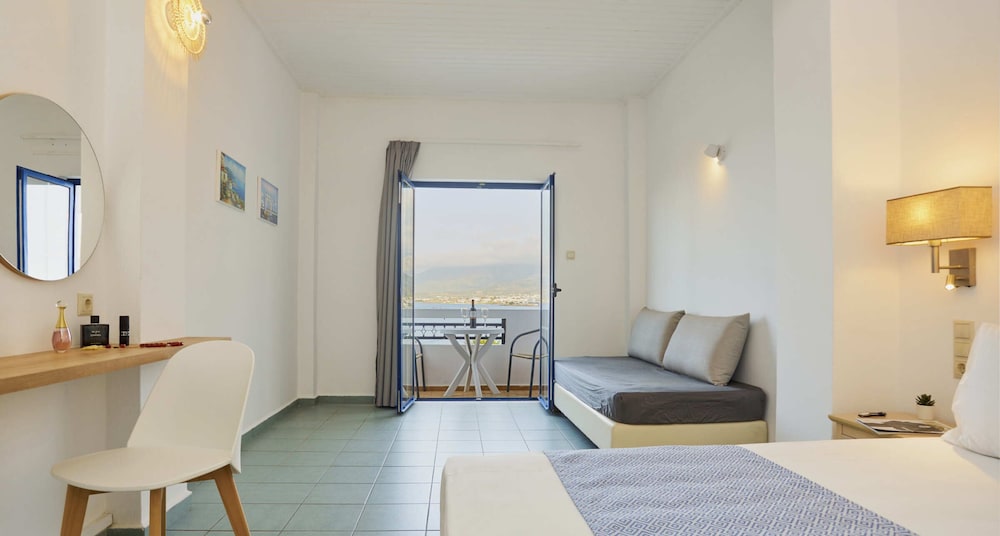 Veneto Sea View Apartments — Hotel rooms in Stalida