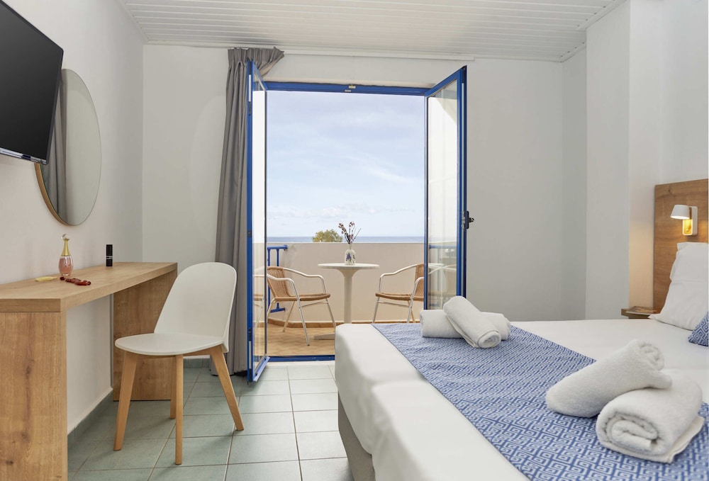 Veneto Sea View Apartments — Hotel rooms in Stalida