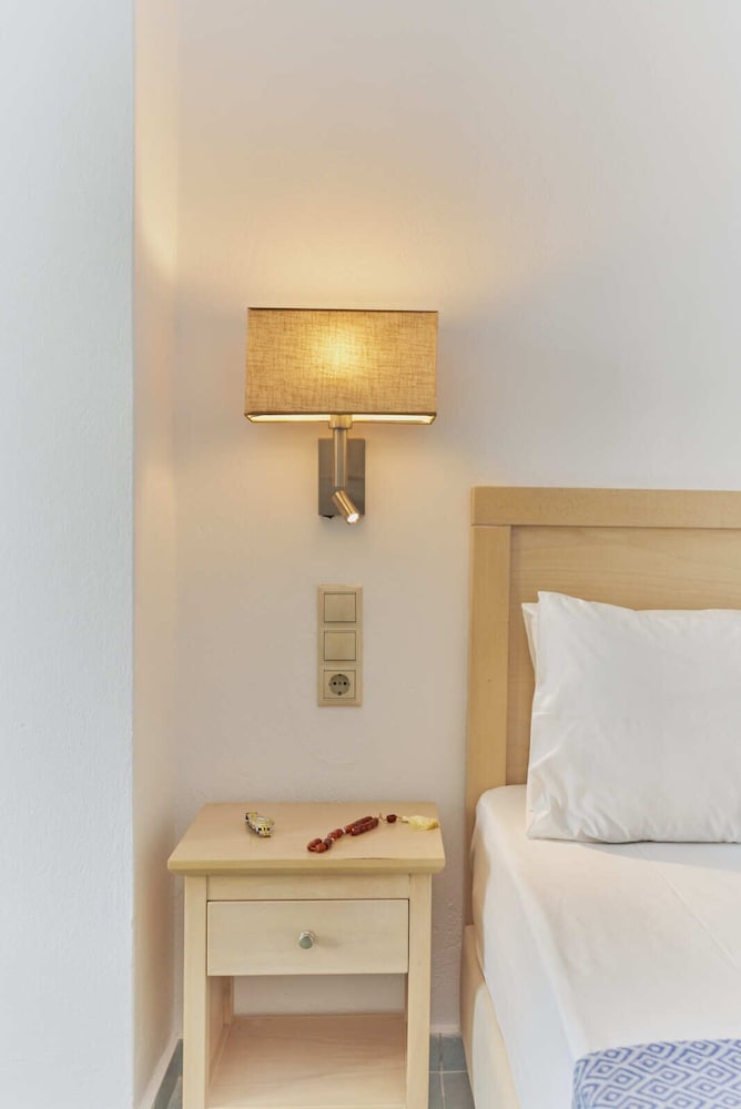 Veneto Sea View Apartments — Hotel rooms in Stalida