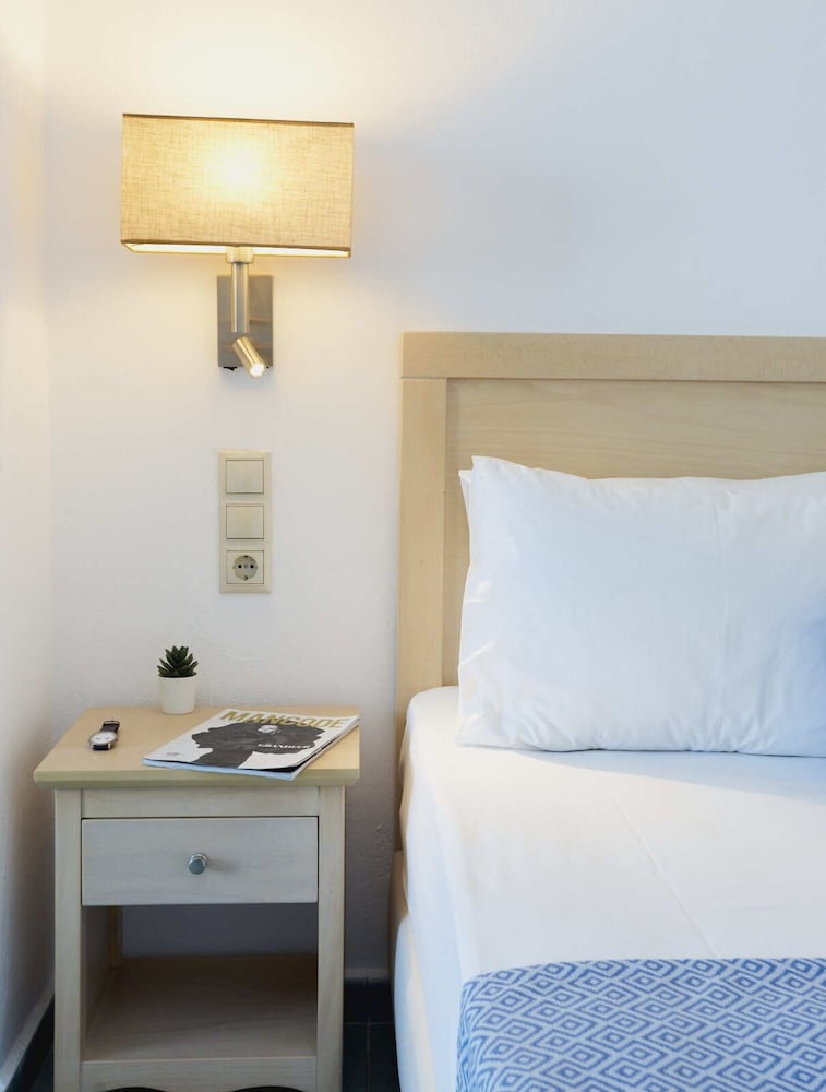 Veneto Sea View Apartments — Hotel rooms in Stalida