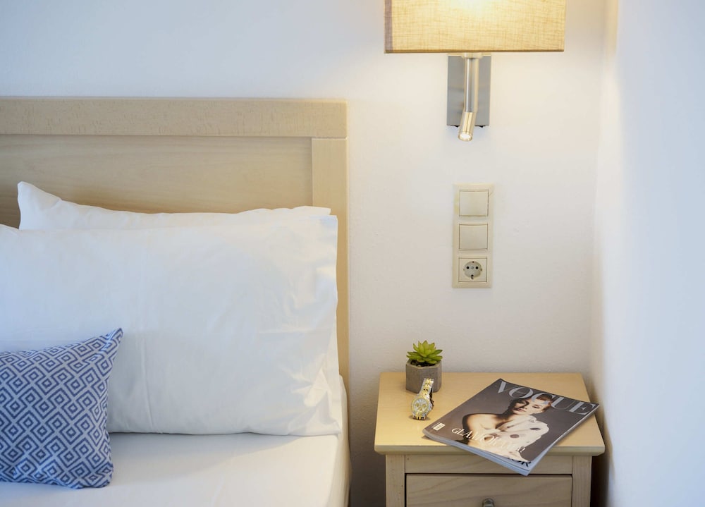 Veneto Sea View Apartments — Hotel rooms in Stalida