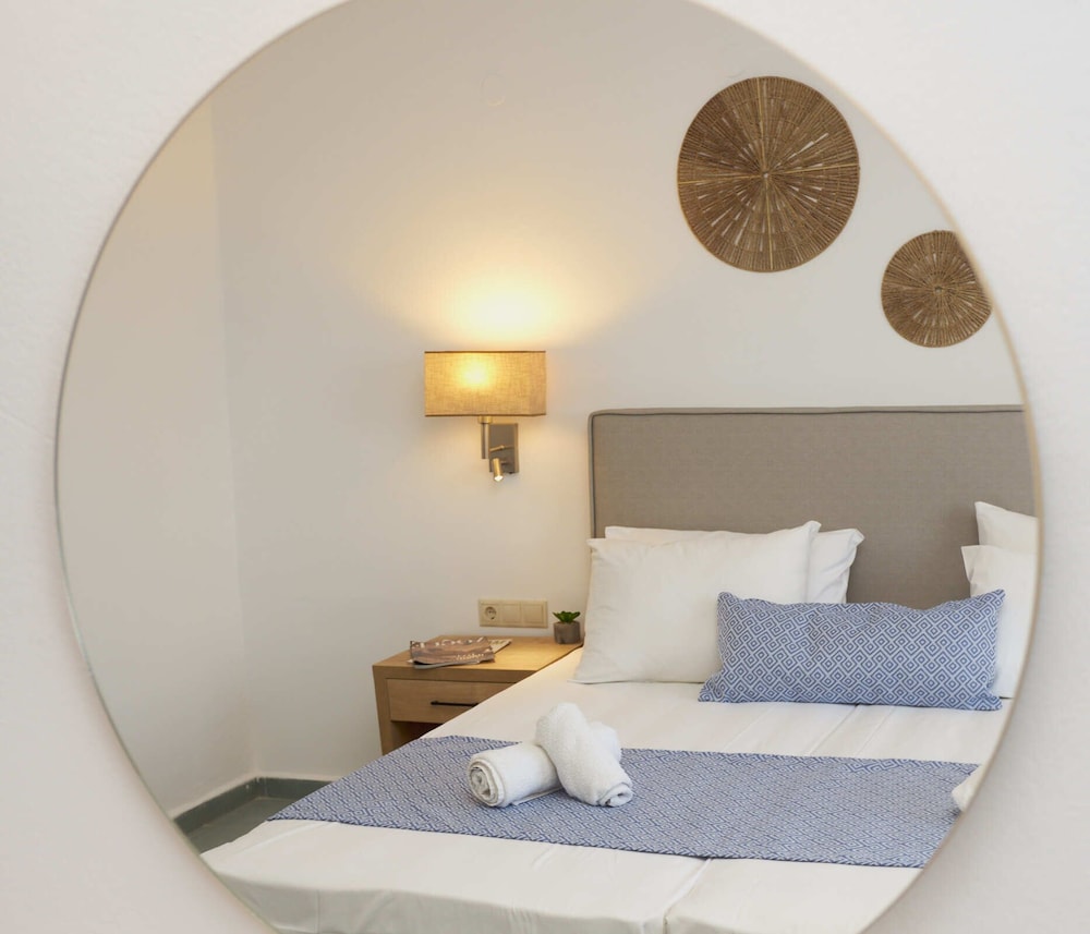 Veneto Sea View Apartments — Hotel rooms in Stalida