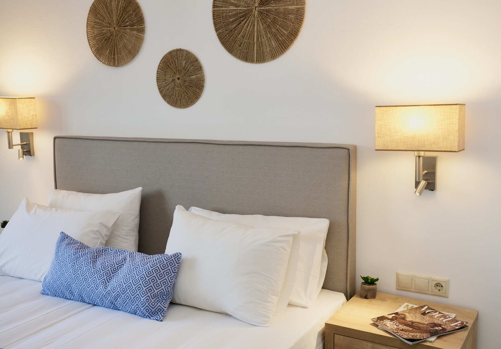 Veneto Sea View Apartments — Hotel rooms in Stalida