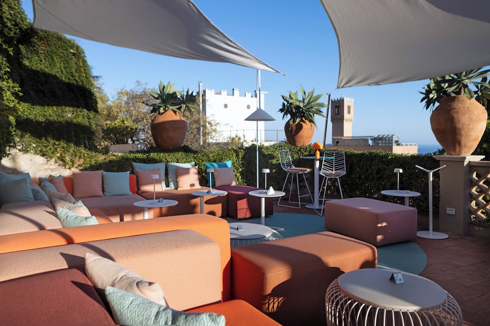 Villa Taormina — Restaurant & bars in Taormina, Sicily