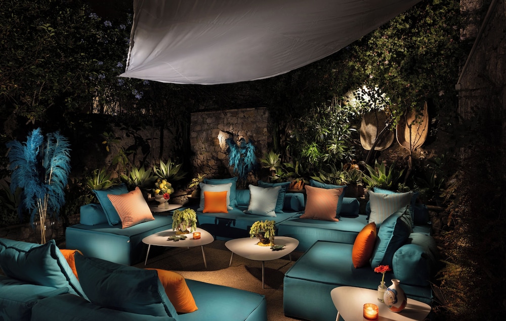 Villa Taormina — Restaurant & bars in Taormina, Sicily