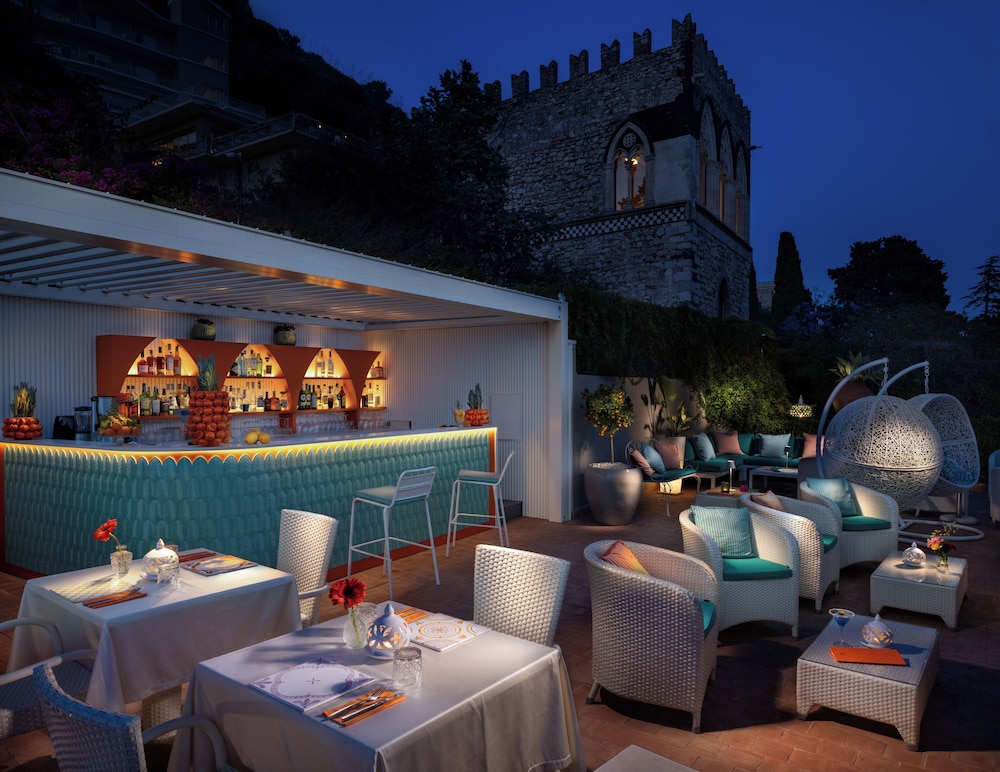 Villa Taormina — Restaurant & bars in Taormina, Sicily
