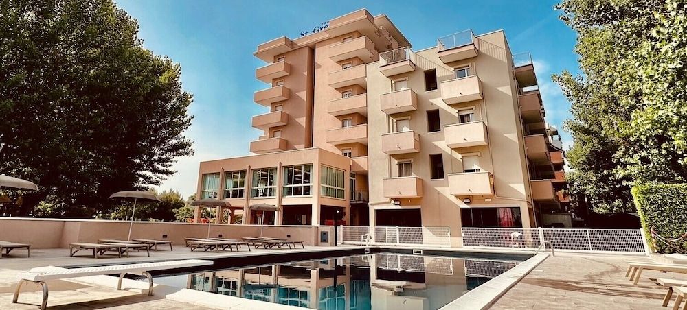 . Hotel St. Gregory Park