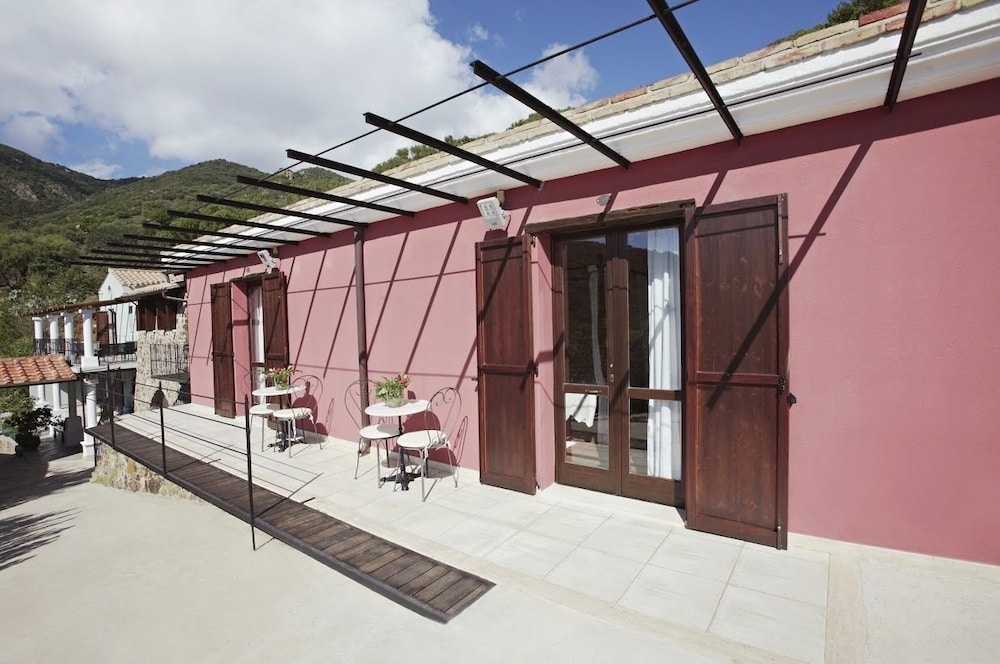 Relais Rio Molas — Hotel building in Muravera, Sardinia