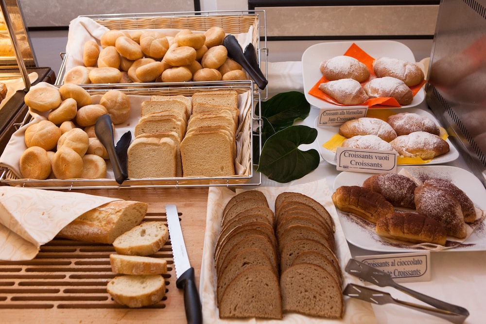Hotel Portici Romantik & Wellness — Restaurant & bars in Riva del Garda, Trentino-Alto Adige