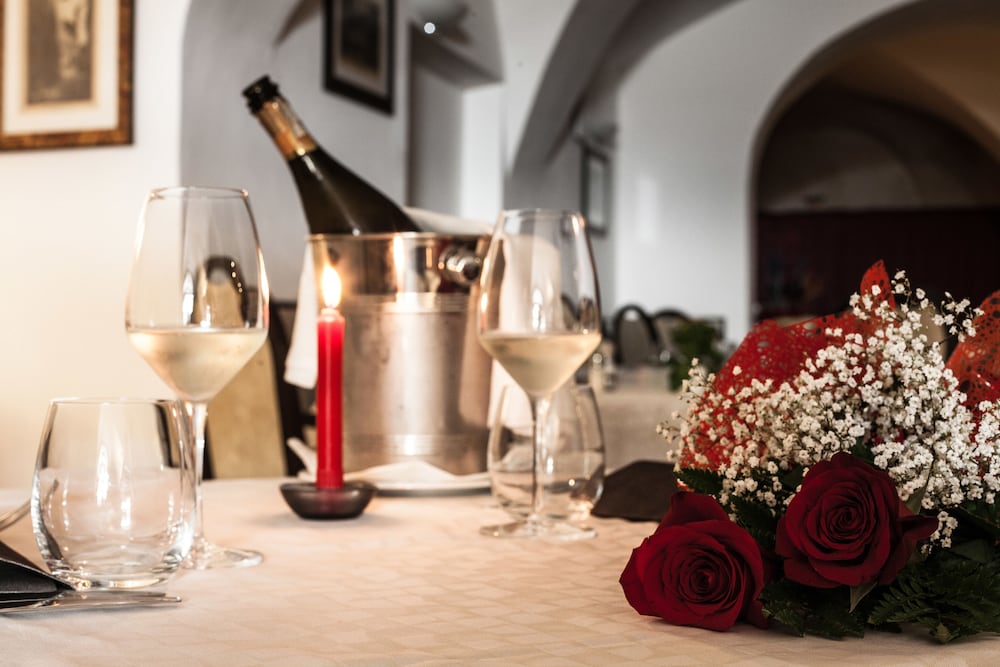 Hotel Portici Romantik & Wellness — Restaurant & bars in Riva del Garda, Trentino-Alto Adige