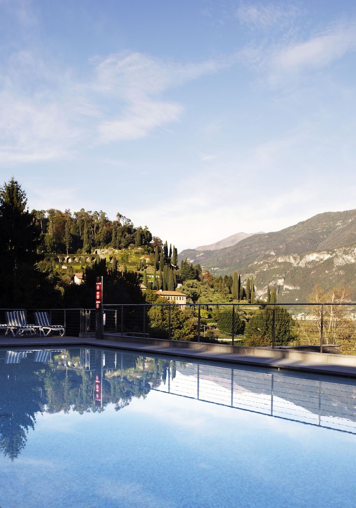 Hotel Belvedere — Swimming pool in Bellagio, Lombardy