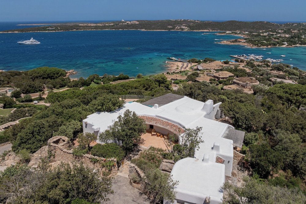 Hotel Pitrizza — Hotel building in Arzachena, Sardinia