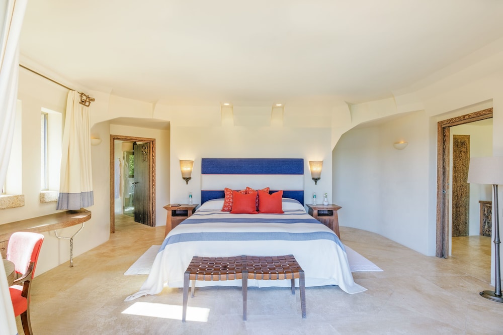 Hotel Pitrizza — Hotel rooms in Arzachena, Sardinia