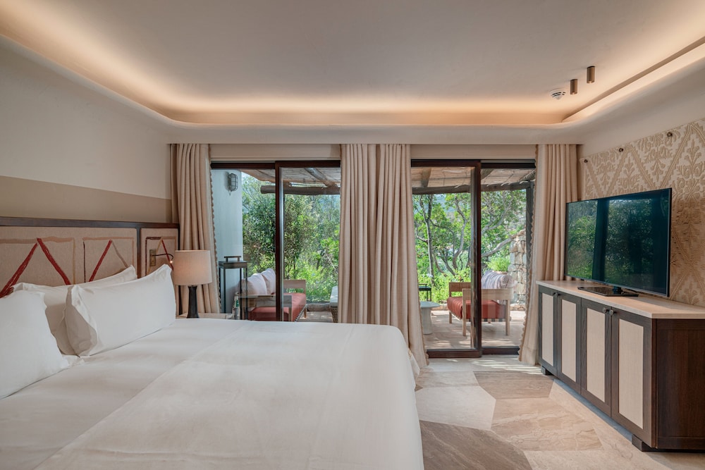 Hotel Pitrizza — Hotel rooms in Arzachena, Sardinia