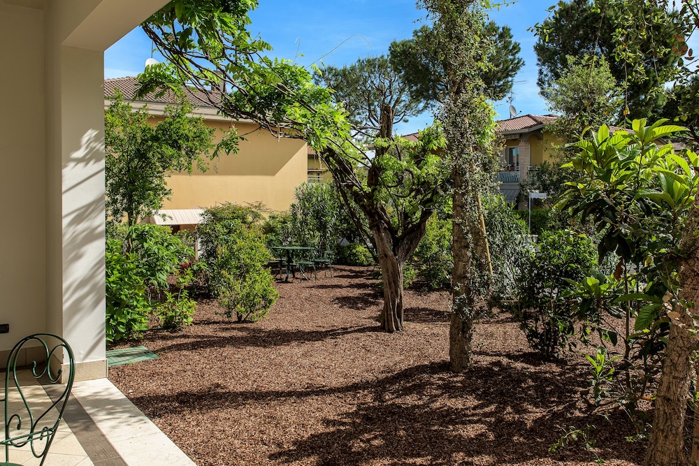 Best Western Hotel Arya — Hotel building in Sirmione, Lombardy