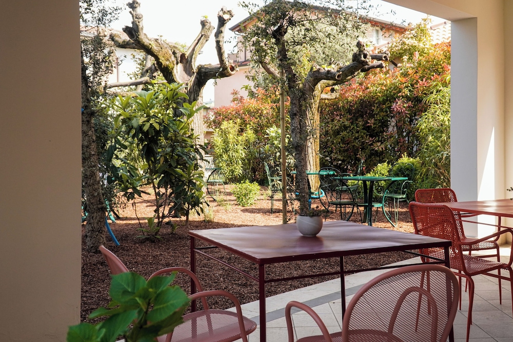 Best Western Hotel Arya — Hotel building in Sirmione, Lombardy