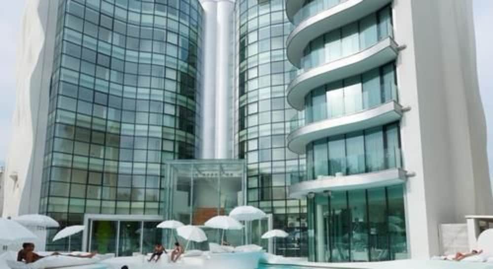 i-Suite Hotel - zdjęcie 3