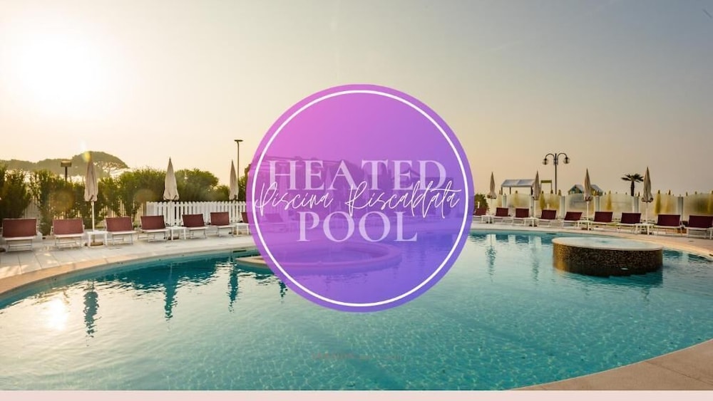 Baia del Mar Beach Boutique Hotel — Swimming pool in Jesolo, Veneto
