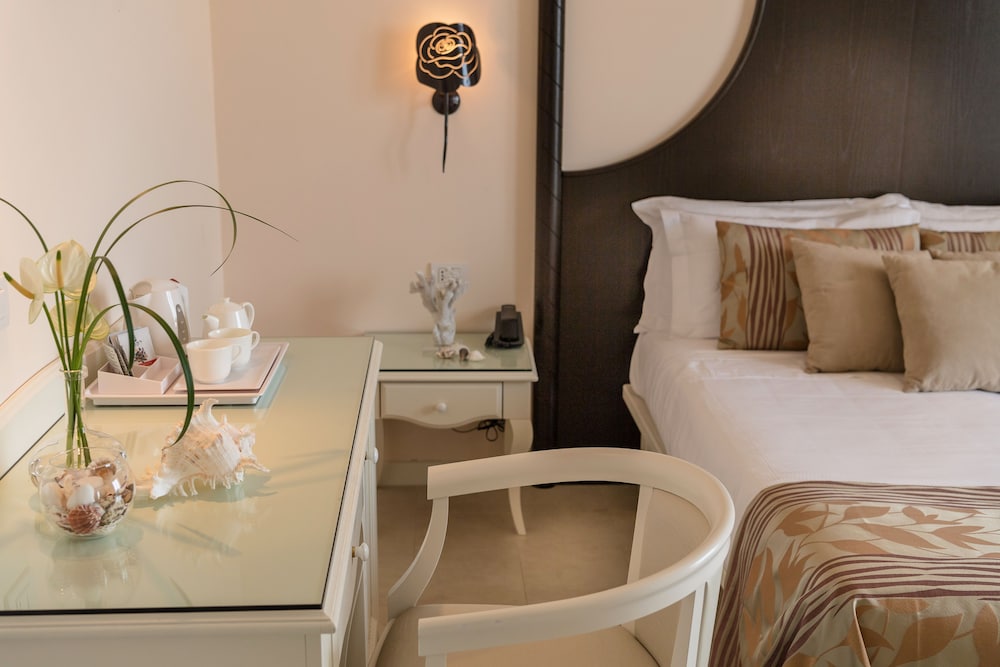 Baia del Mar Beach Boutique Hotel — Hotel rooms in Jesolo, Veneto