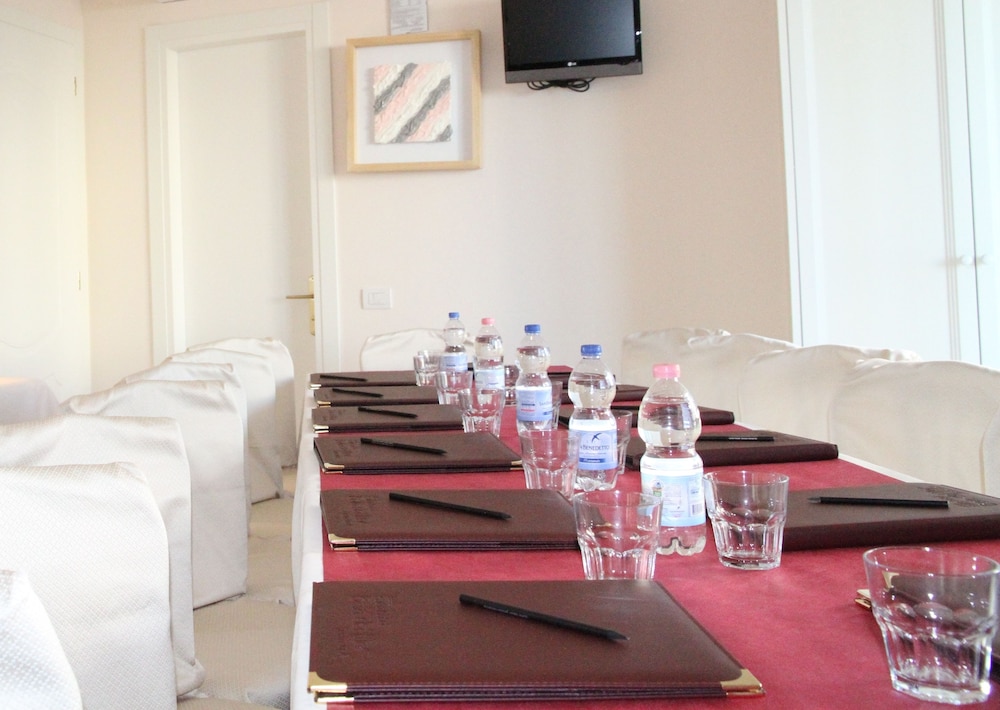 Baia del Mar Beach Boutique Hotel — Hotel building in Jesolo, Veneto