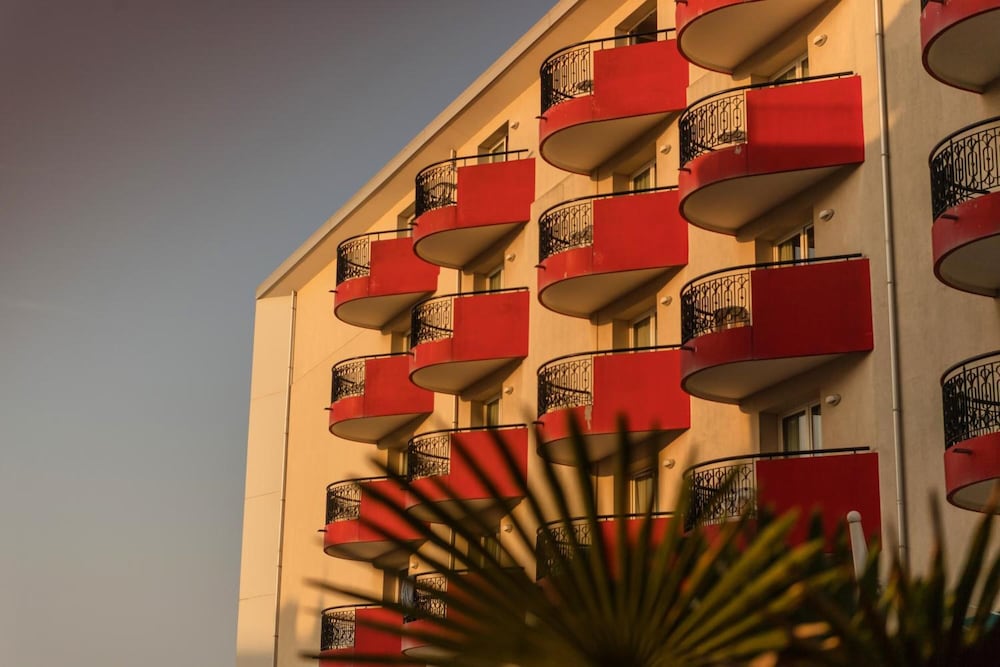 Baia del Mar Beach Boutique Hotel — Hotel building in Jesolo, Veneto