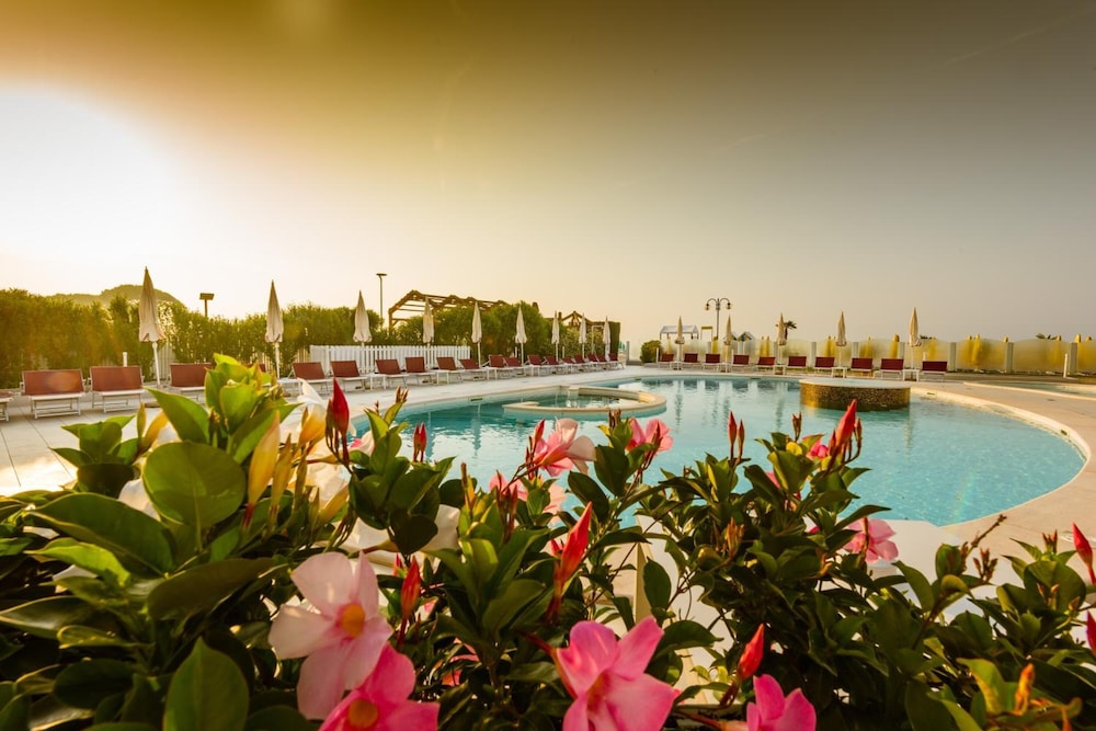 Baia del Mar Beach Boutique Hotel — Swimming pool in Jesolo, Veneto