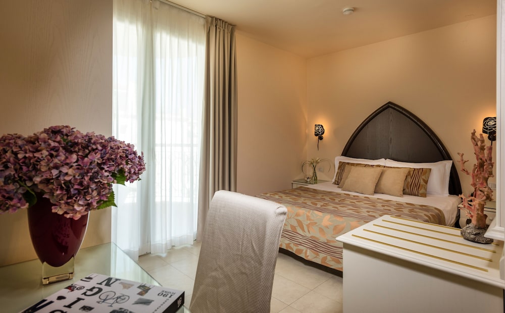 Baia del Mar Beach Boutique Hotel — Hotel rooms in Jesolo, Veneto