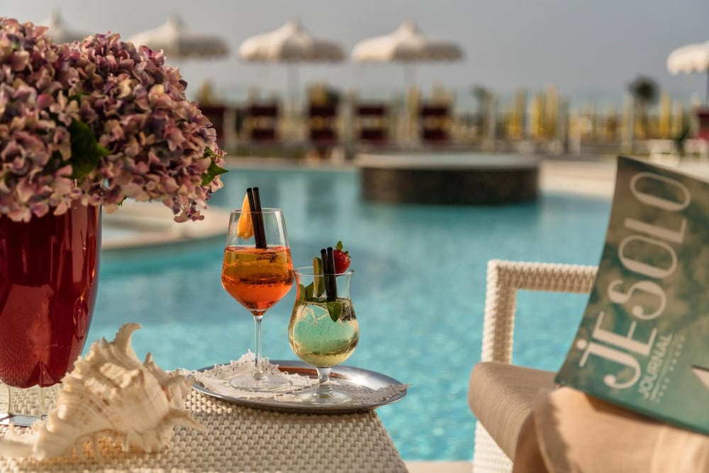 Baia del Mar Beach Boutique Hotel — Swimming pool in Jesolo, Veneto