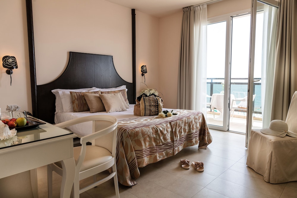 Baia del Mar Beach Boutique Hotel — Hotel rooms in Jesolo, Veneto