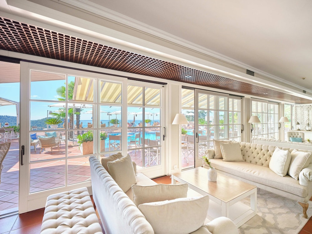 Madrigale Panoramic Lifestyle & Soulful Hotel — Swimming pool in Costermano, Veneto