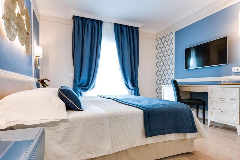 Madrigale Panoramic Lifestyle & Soulful Hotel — Hotel rooms in Costermano, Veneto