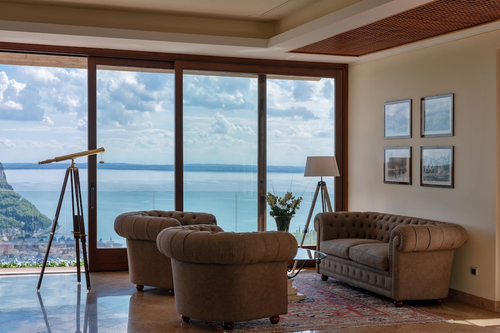 Madrigale Panoramic Lifestyle & Soulful Hotel — Hotel rooms in Costermano, Veneto
