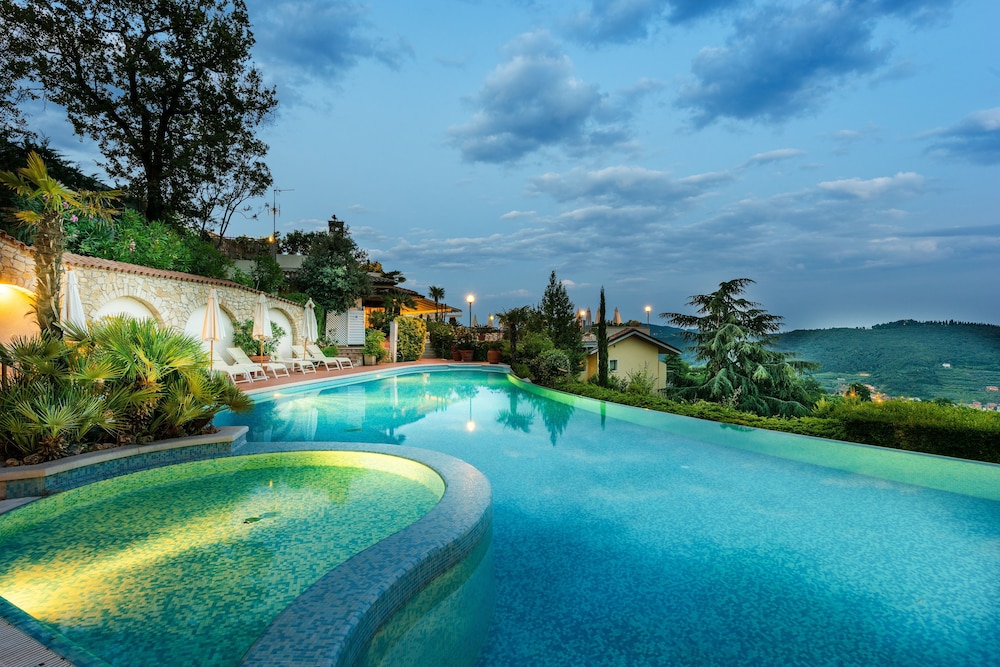 Madrigale Panoramic Lifestyle & Soulful Hotel — Swimming pool in Costermano, Veneto
