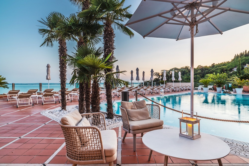Madrigale Panoramic Lifestyle & Soulful Hotel — Swimming pool in Costermano, Veneto