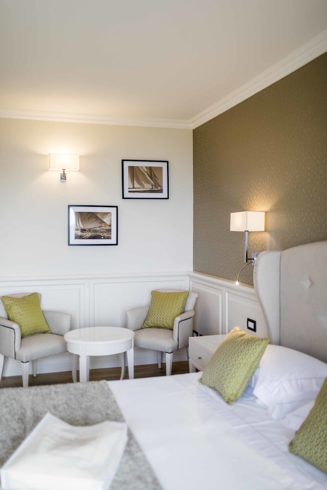 Madrigale Panoramic Lifestyle & Soulful Hotel — Hotel rooms in Costermano, Veneto