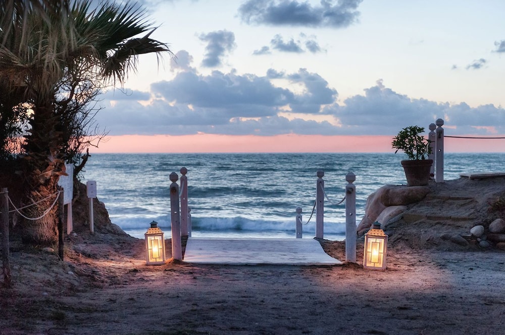 Acacia Resort — Beach in Campofelice di Roccella, Sicily