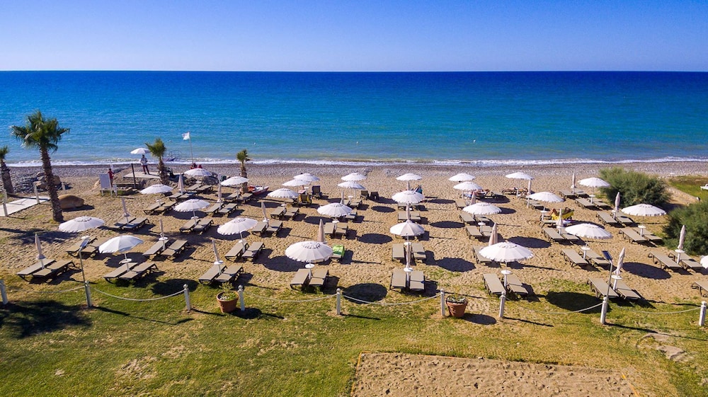 Acacia Resort — Beach in Campofelice di Roccella, Sicily