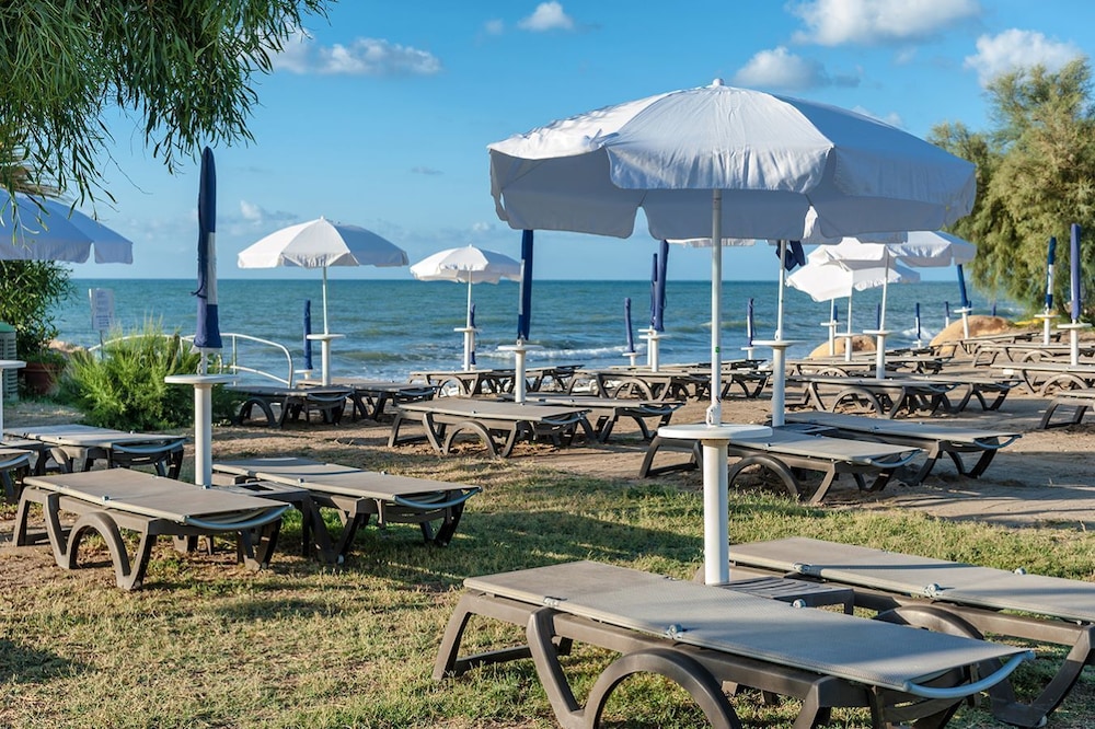 Acacia Resort — Beach in Campofelice di Roccella, Sicily