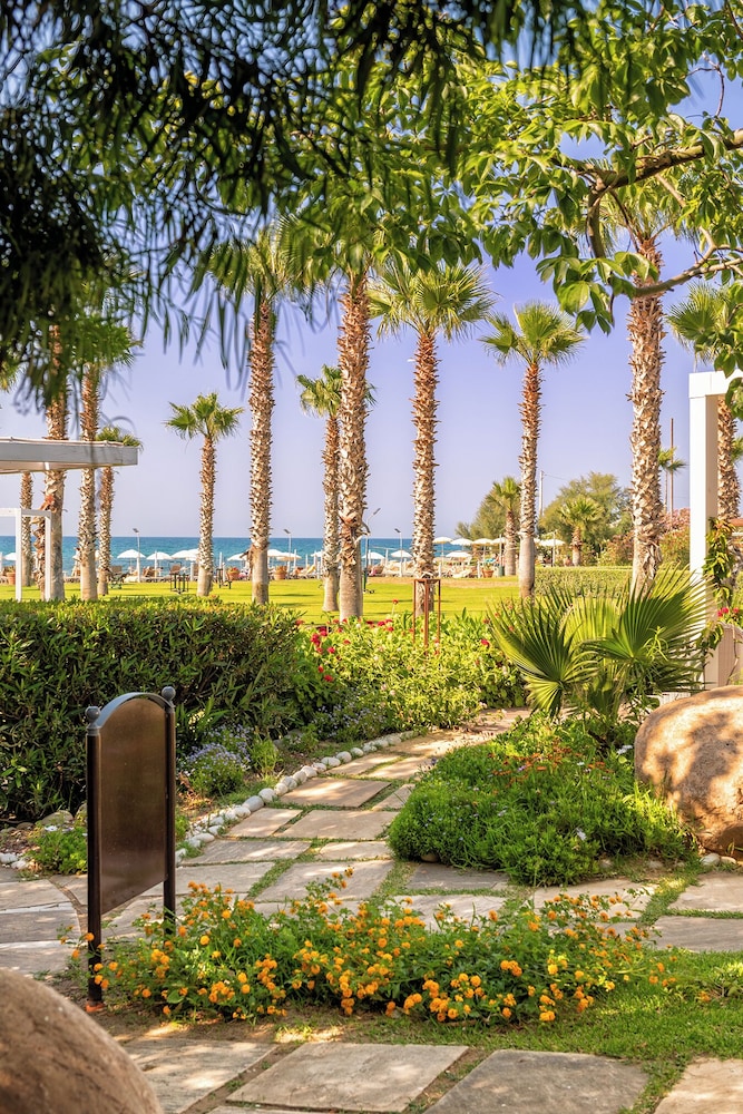Acacia Resort — Beach in Campofelice di Roccella, Sicily